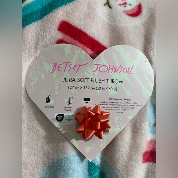 Betsey Johnson holiday throw - Picture 2 of 3